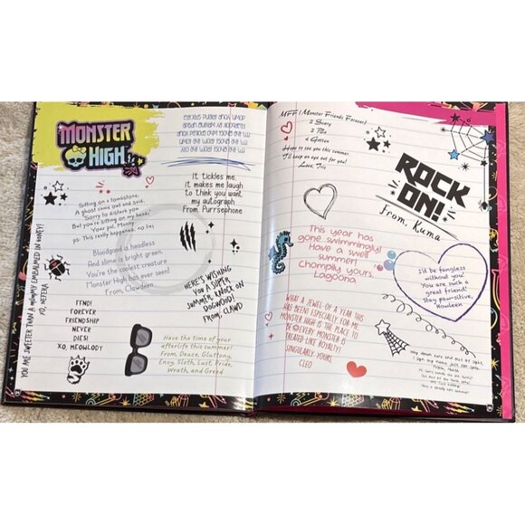 Monster High Fearbook Hardcover 2024 - Picture 11 of 13